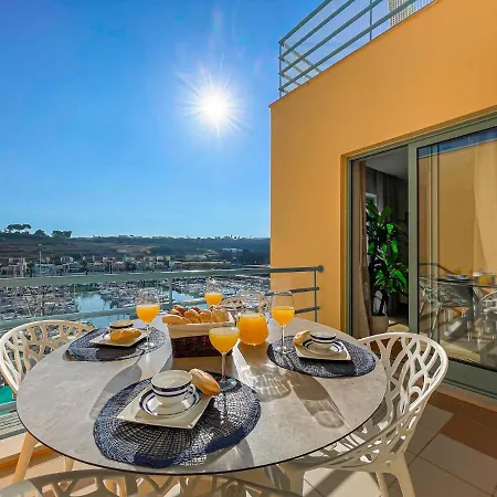 Luxury 1 Bedroom Apartment, Marina De Apartamento