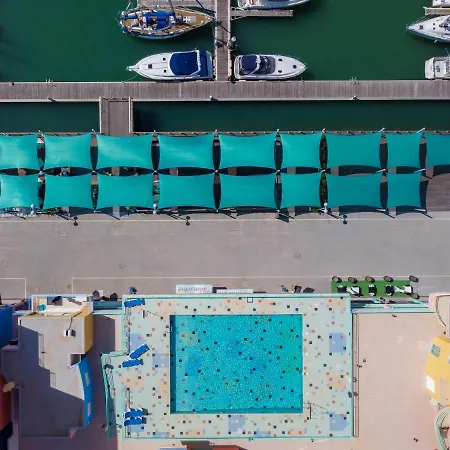 דירה Luxury 1 Bedroom Apartment, Marina De אלבופיירה