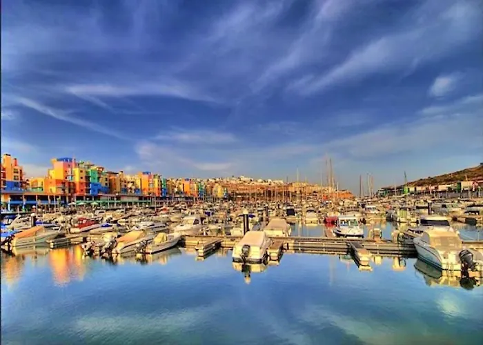 Luxury 1 Bedroom Apartment, Marina De